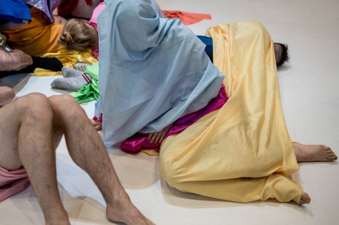 pose_gcphoto_lr15-2_1200