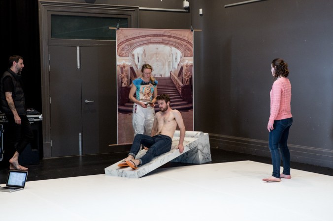 pose_gcphoto_lr159-2_1200