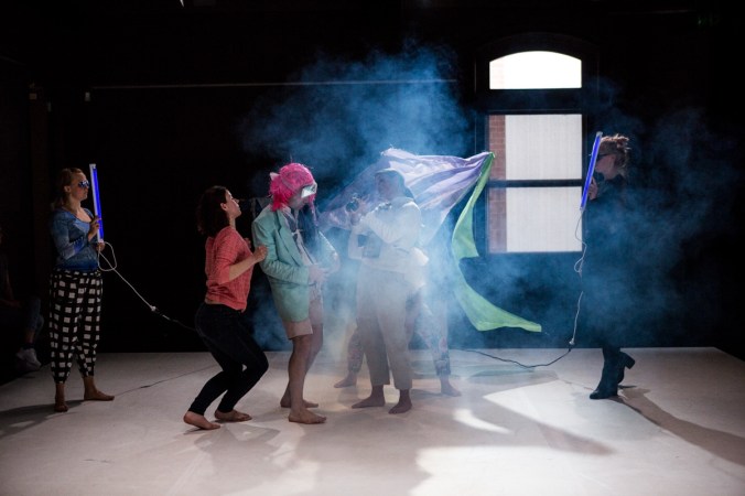 pose_gcphoto_lr174-2_1200