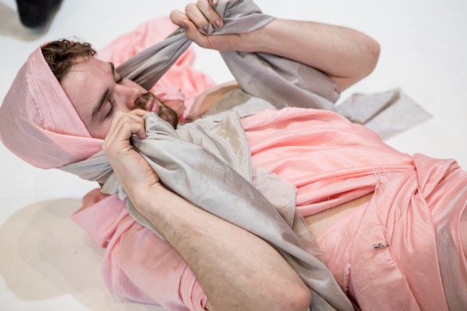 pose_gcphoto_lr23-2_1200